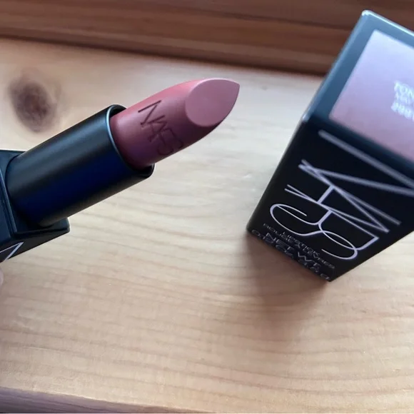 NARS Lipstick in shade TONKA (Matte Rose Brown) New in Box RARE - Picture 3 of 5